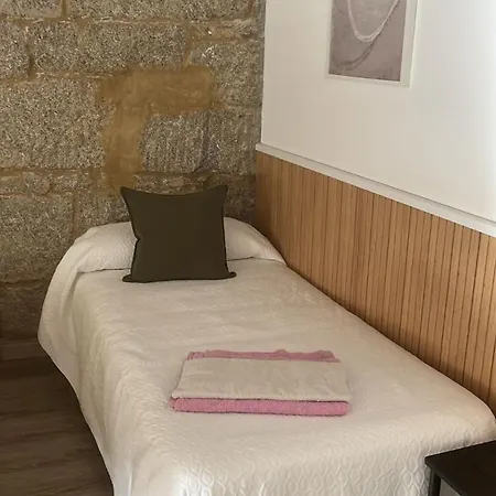 Casa Bubela, O Castro De Dozon.